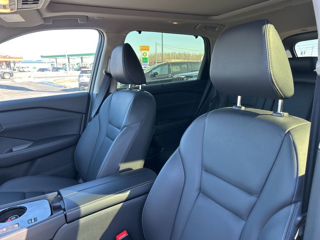 Used 2025 Nissan Rogue SL w/ SL Premium Package image 10