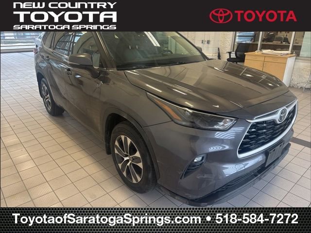Used 2022 Toyota Highlander XLE