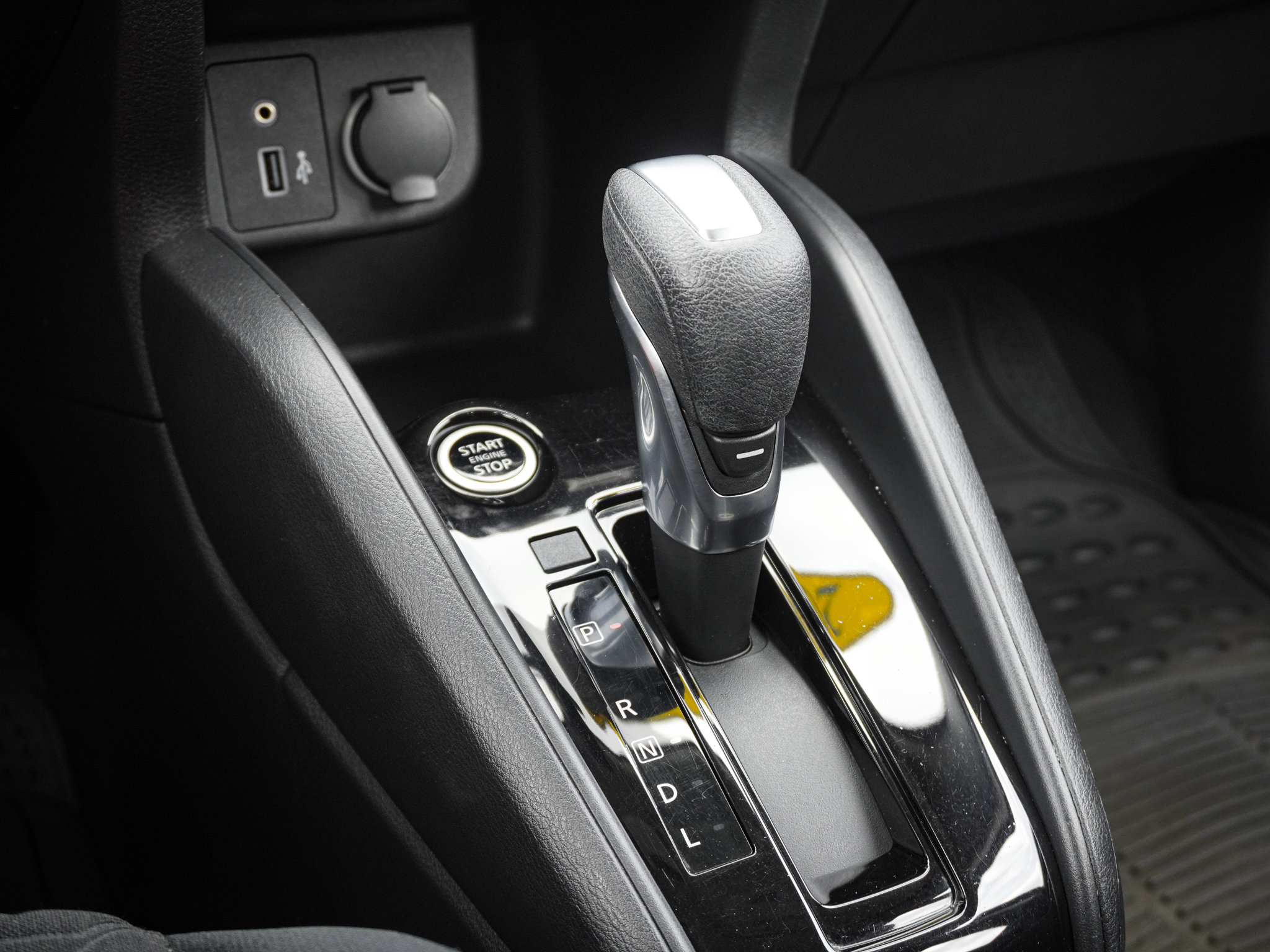Used 2022 Nissan Kicks S FWD image 26