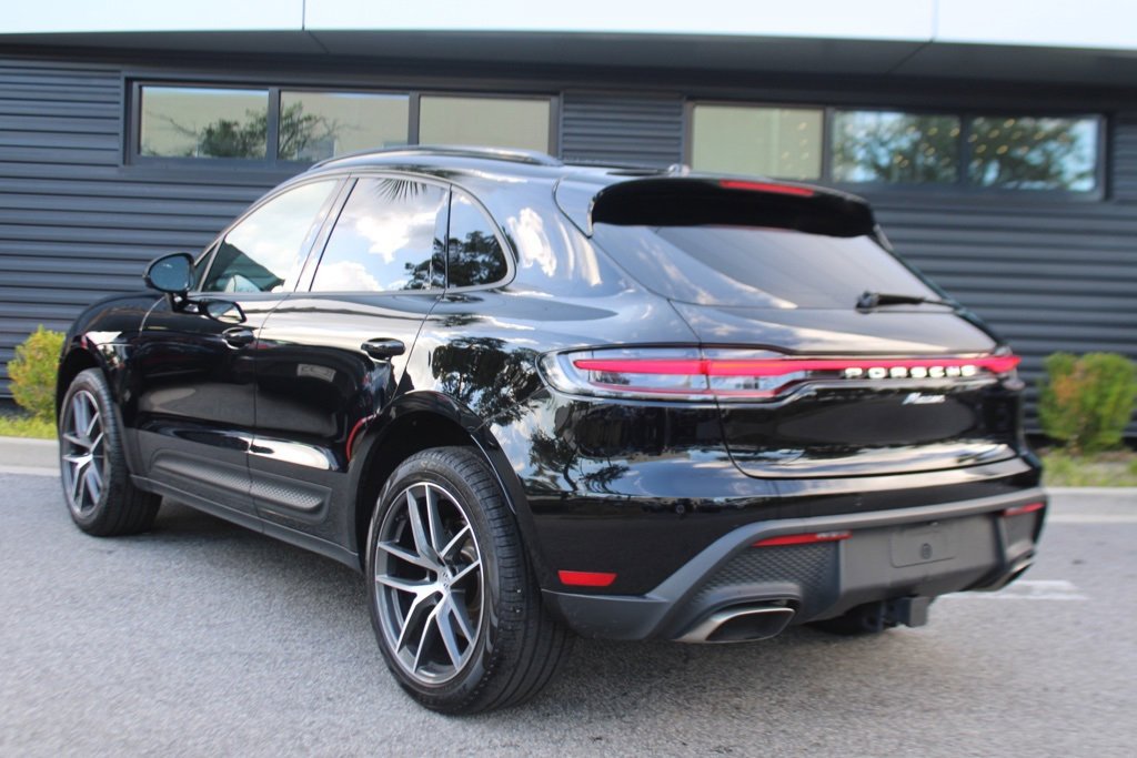 Used 2025 Porsche Macan image 3