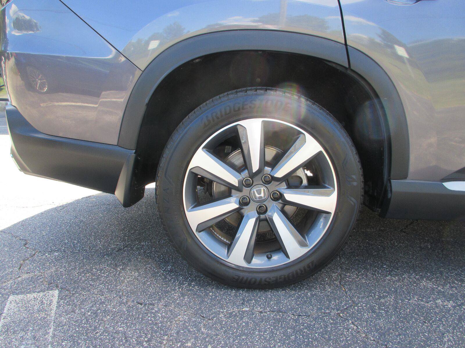 Used 2025 Honda Pilot Elite image 23