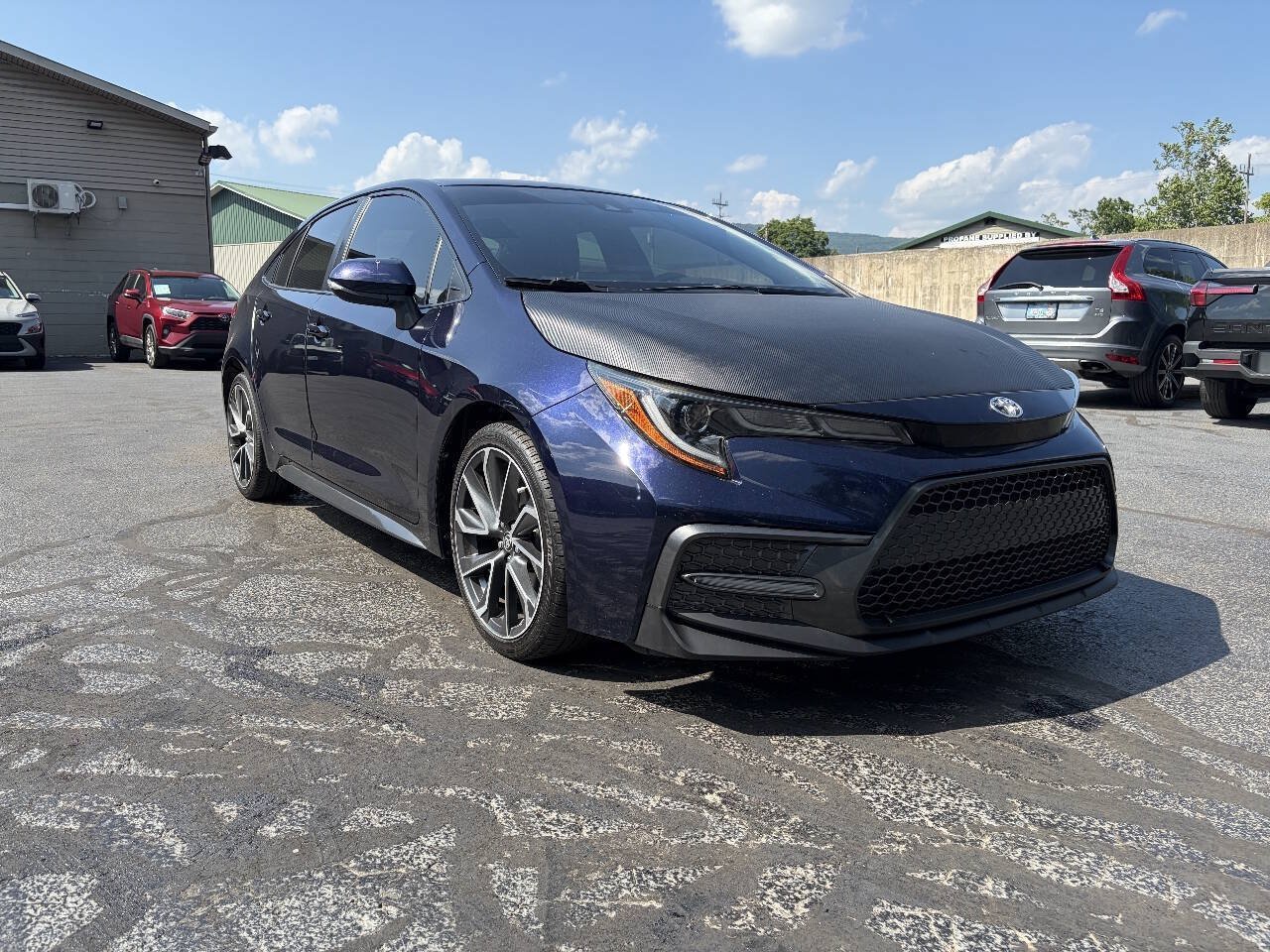 Used 2021 Toyota Corolla SE FWD image 2