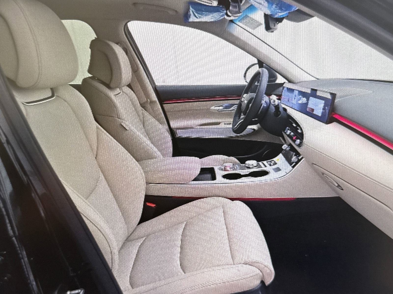 Used 2026 Genesis GV70 2.5T Select image 9