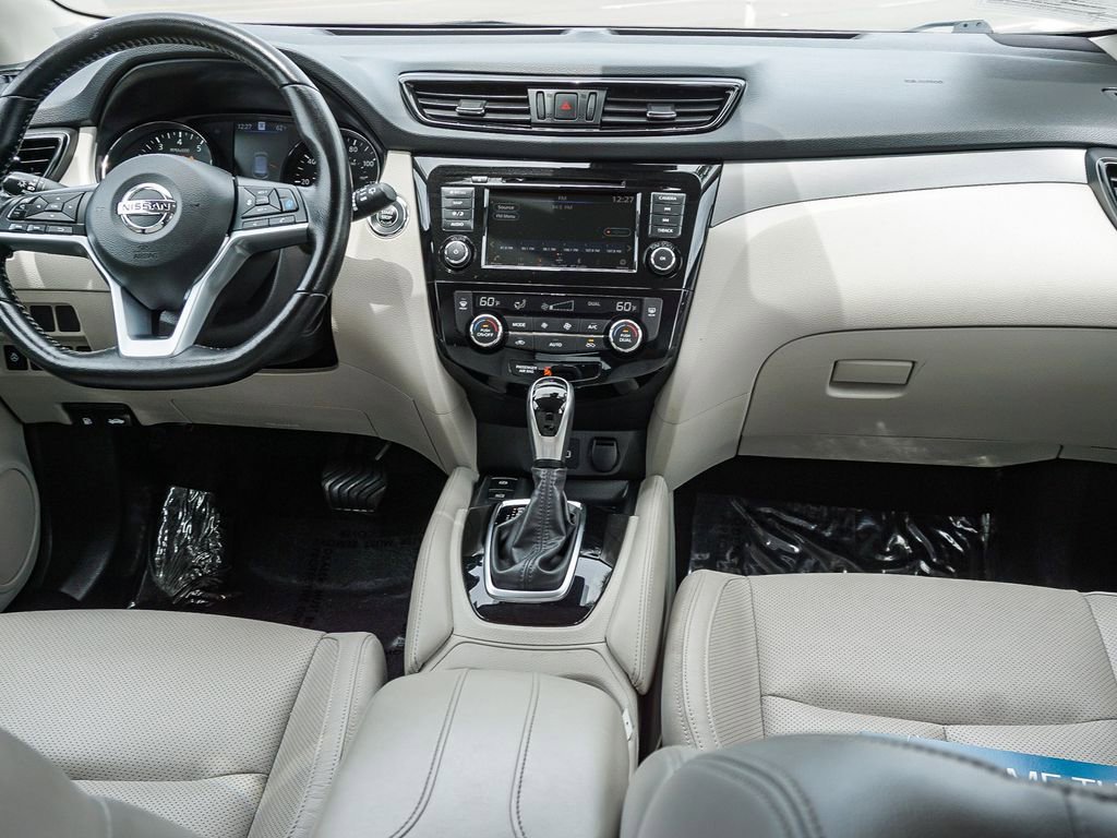Used 2020 Nissan Rogue Sport SL FWD image 14