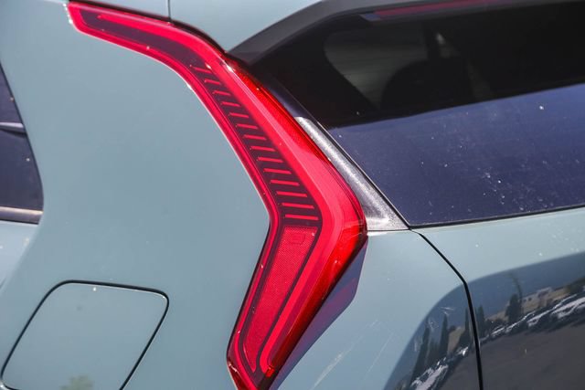 New 2026 Kia Niro EX FWD image 17