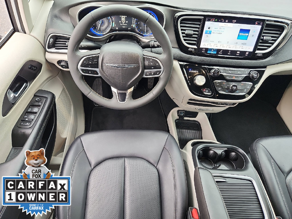 Used 2024 Chrysler Pacifica Touring-L FWD image 12