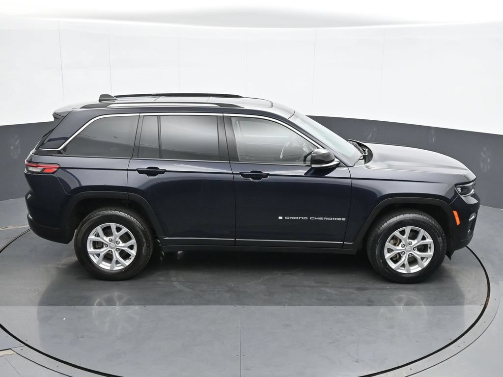 Used 2023 Jeep Grand Cherokee Limited AWD/4WD image 22