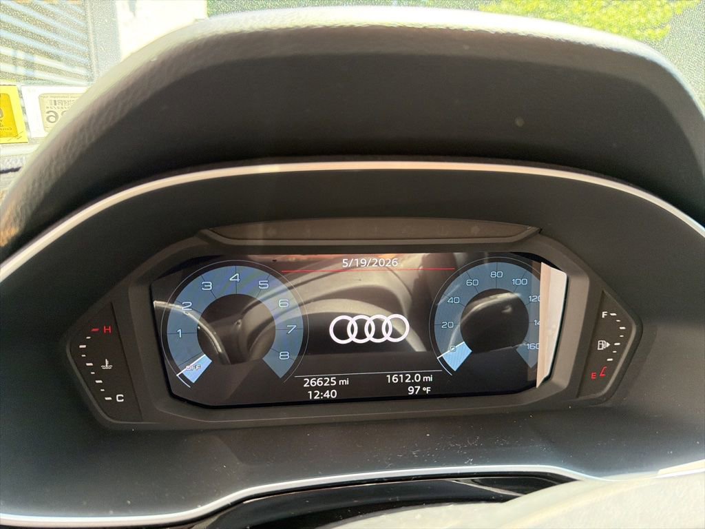 Used 2024 Audi Q3 2.0T Premium w/ Convenience Package AWD/4WD image 2