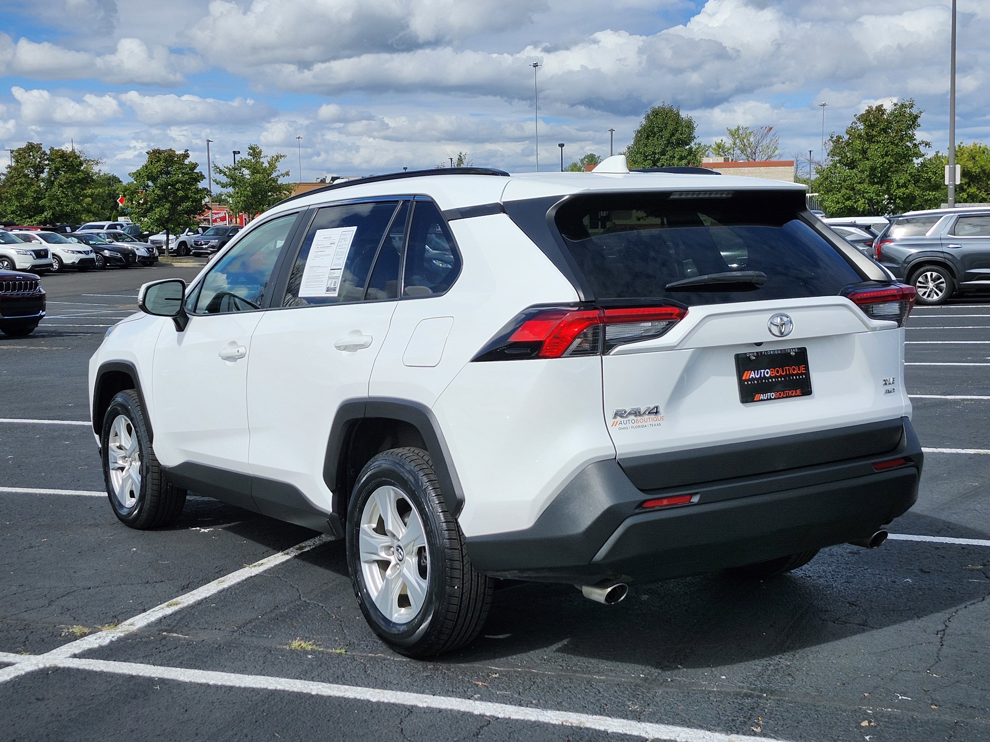 Used 2020 Toyota RAV4 XLE image 8