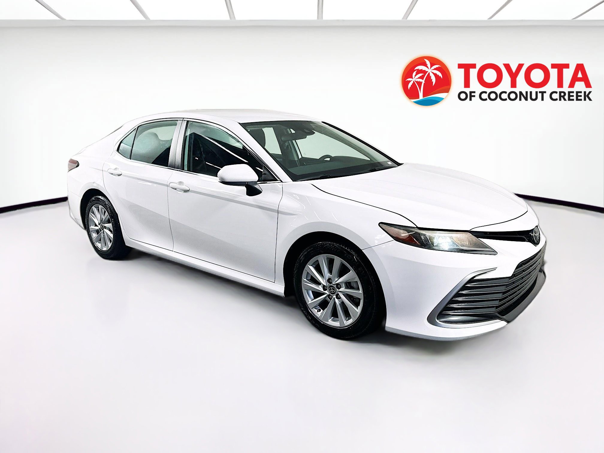 Used 2023 Toyota Camry LE FWD image 1