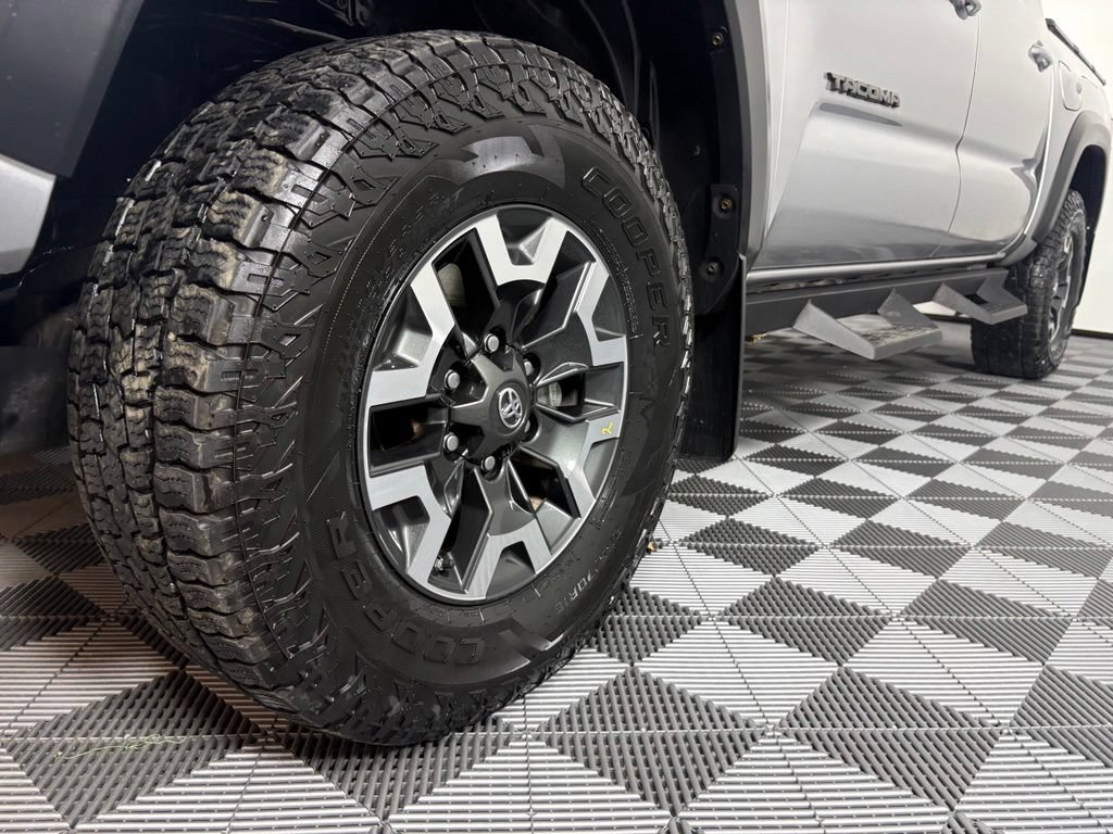 Used 2017 Toyota Tacoma TRD Off-Road w/ Tow Package (A/T) AWD/4WD image 13