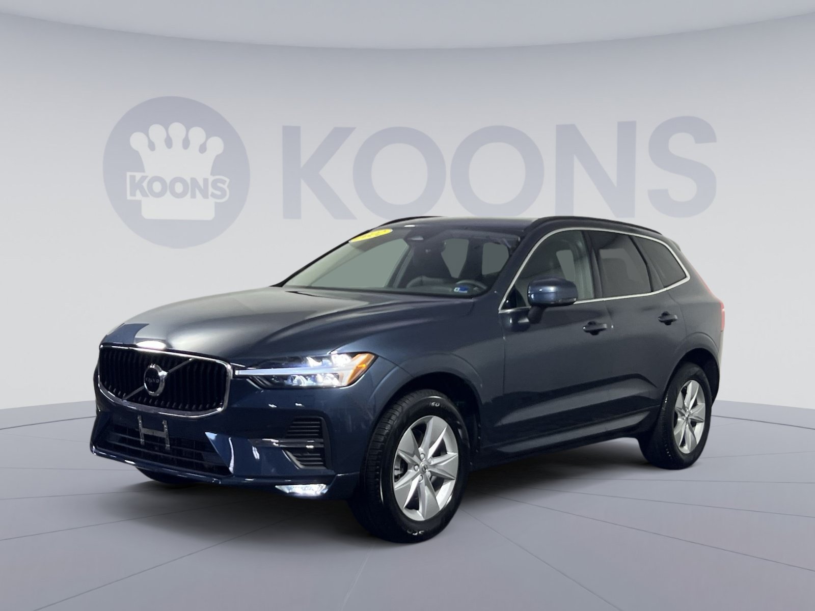 Used 2022 Volvo XC60 B5 Momentum w/ Climate Package FWD image 5