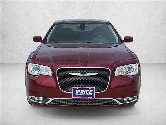Used 2018 Chrysler 300 Touring L RWD image 2