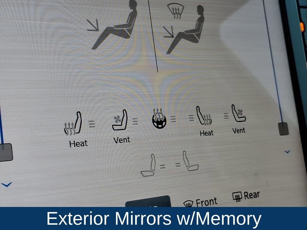 Used 2025 RAM 1500 Laramie AWD/4WD image 5