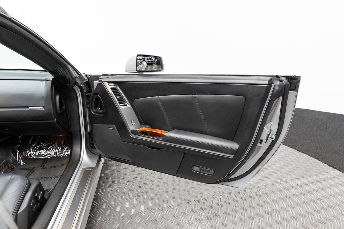 Used 2007 Cadillac XLR RWD image 14