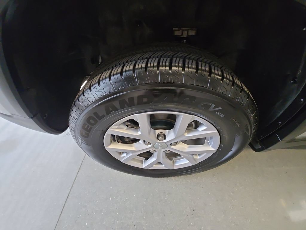 Used 2022 Jeep Grand Cherokee Limited AWD/4WD image 27