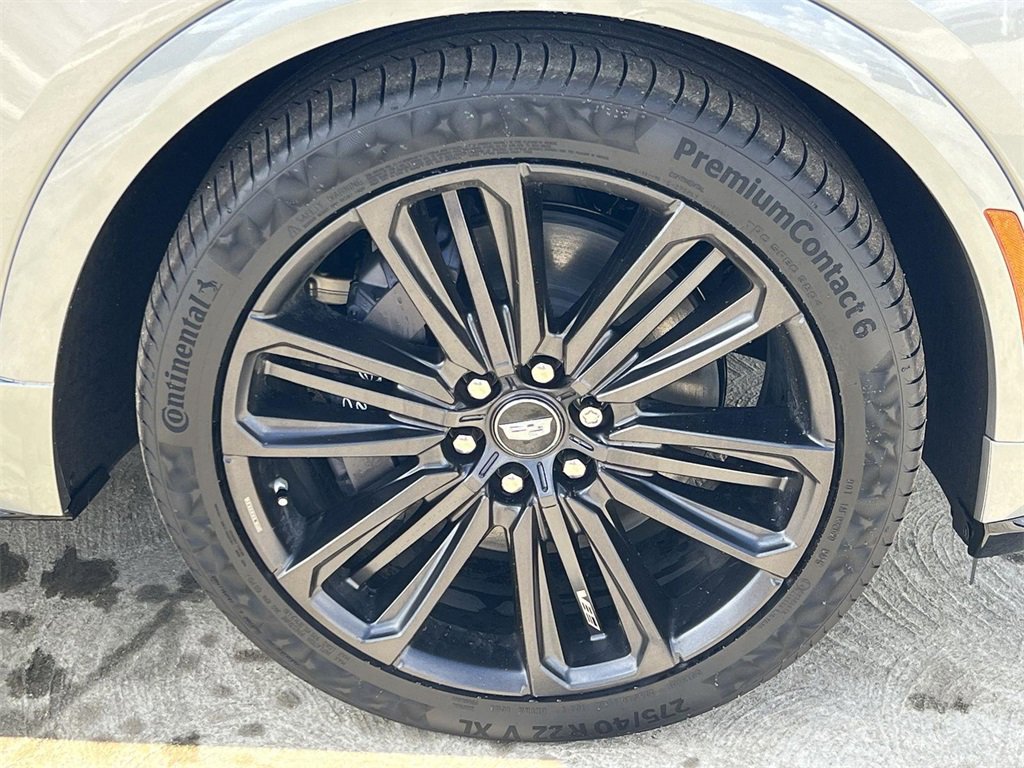 New 2026 Cadillac Lyriq V image 35