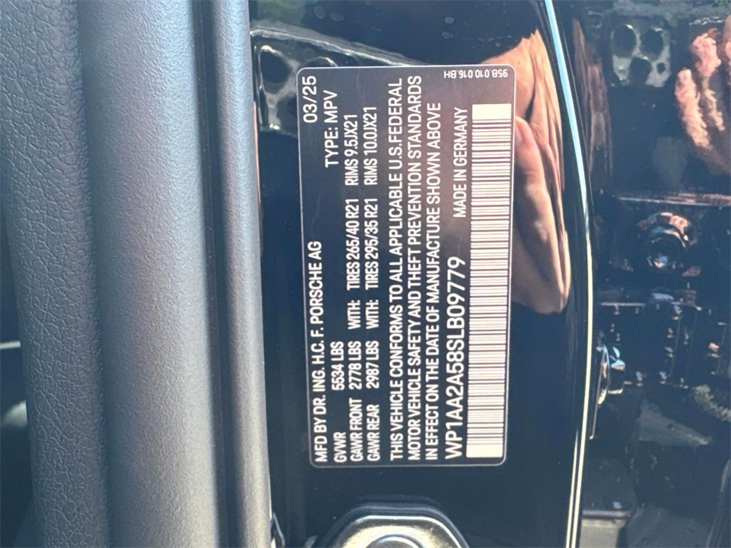 New 2025 Porsche Macan image 28