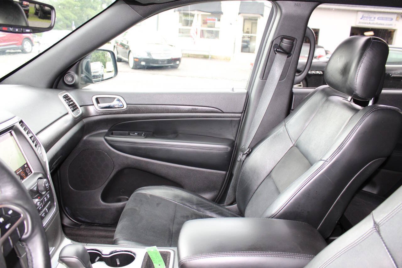 Used 2018 Jeep Grand Cherokee Altitude AWD/4WD image 14