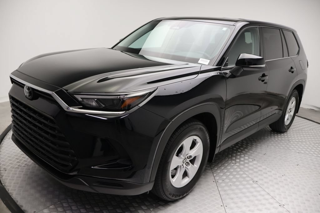 Used 2026 Toyota Grand Highlander FWD image 2