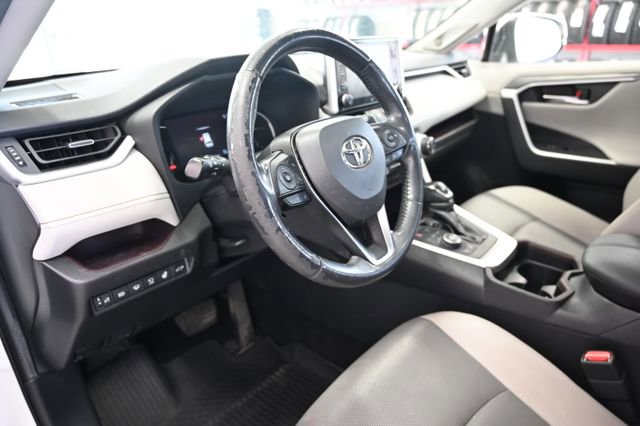 Used 2019 Toyota RAV4 Limited w/ Advanced Technology Package AWD/4WD image 22