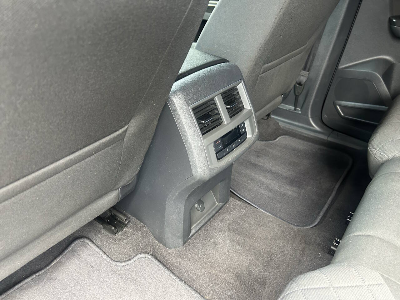 Used 2019 Volkswagen Atlas S FWD image 23