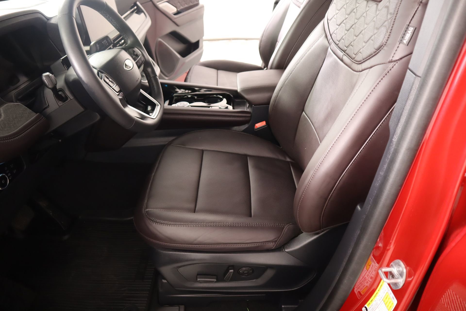 Used 2025 Ford Explorer Platinum w/ Ultimate Package image 12