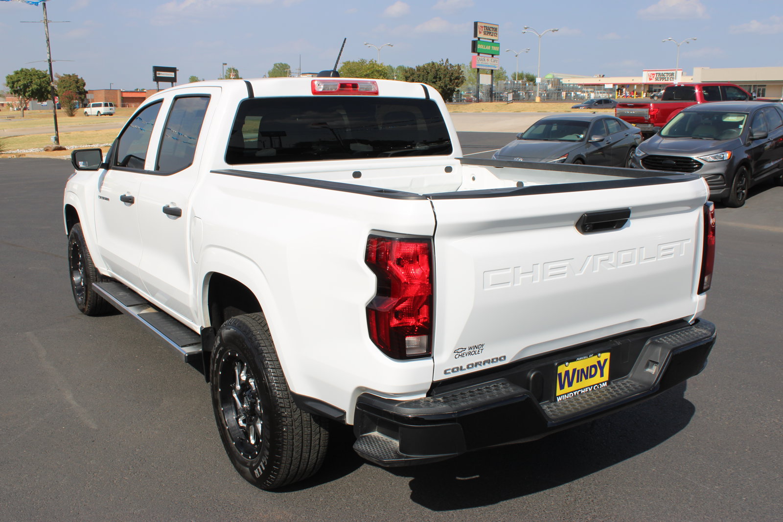 Used 2024 Chevrolet Colorado W/T RWD image 6
