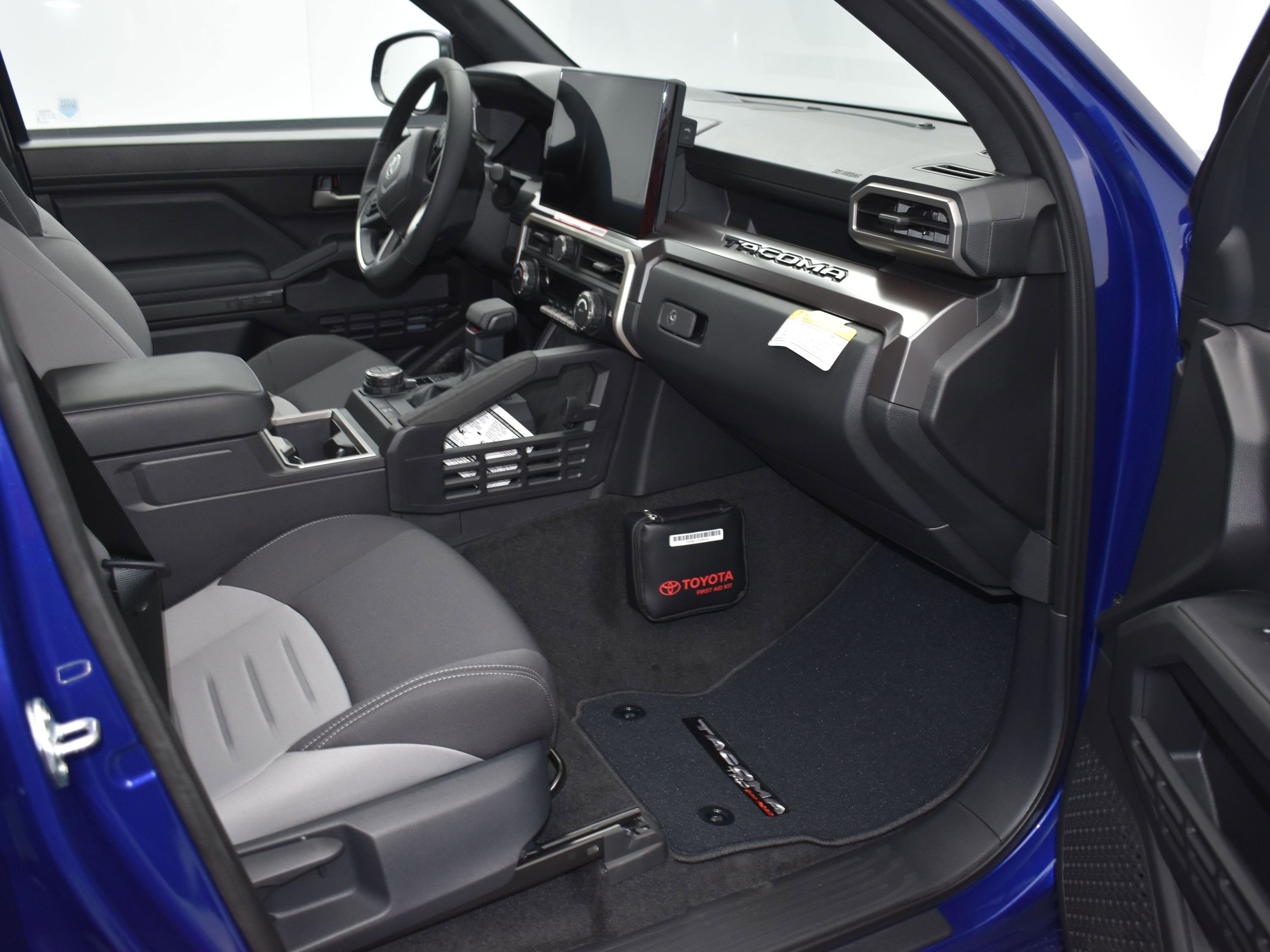 Used 2025 Toyota Tacoma TRD Off-Road image 11