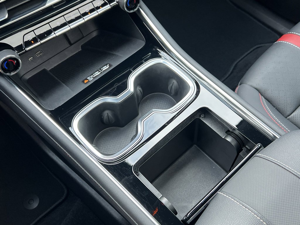 Used 2024 Chevrolet Traverse RS image 22