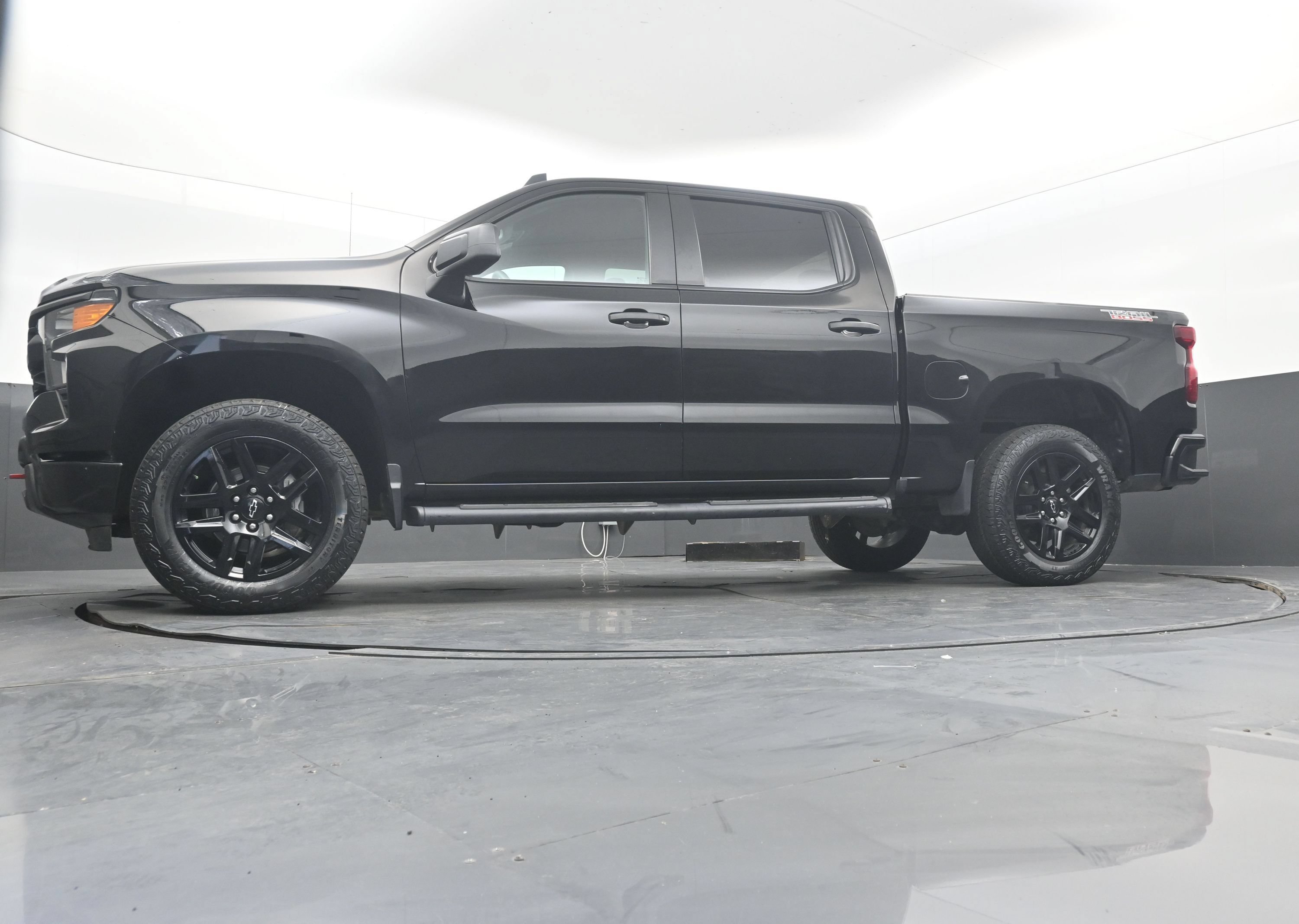 Used 2023 Chevrolet Silverado 1500 Custom Trail Boss w/ LPO, Dark Essentials Package AWD/4WD image 32