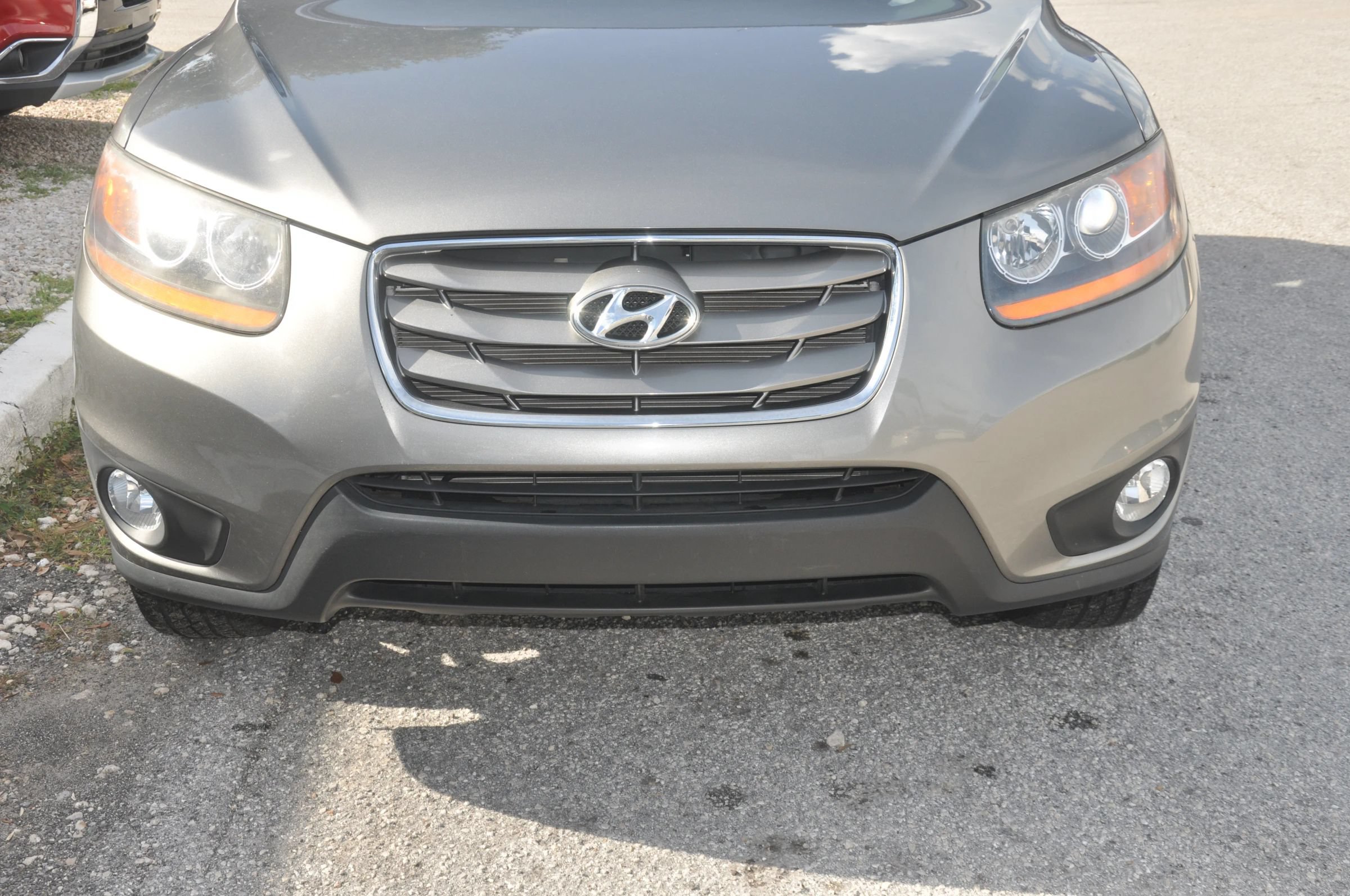 Used 2011 Hyundai Santa Fe SE FWD image 4