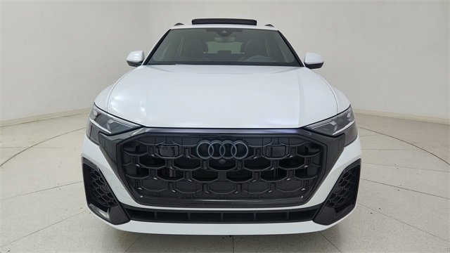 Used 2025 Audi Q8 Prestige w/ Prestige Package image 2