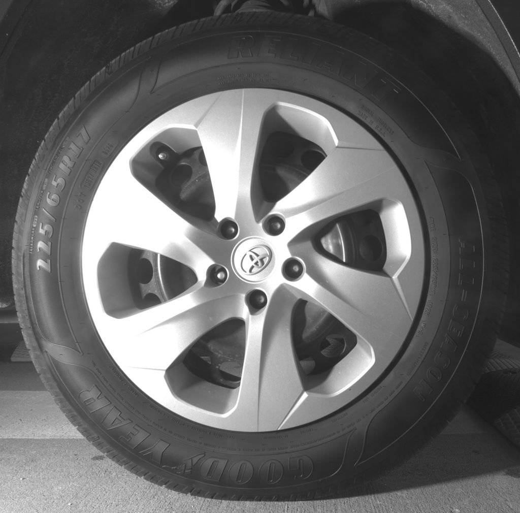 Used 2021 Toyota RAV4 LE FWD image 11