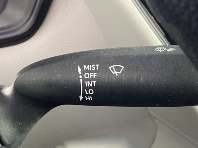 Used 2025 Toyota Corolla Cross L AWD/4WD image 18