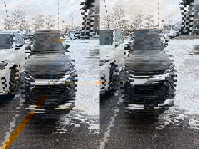 Used 2025 Chevrolet TrailBlazer LT w/ Driver Confidence Package image 7