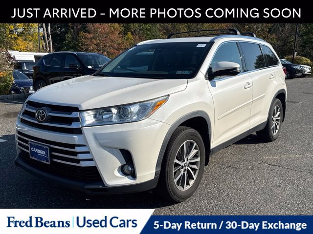 Used 2019 Toyota Highlander XLE AWD/4WD image 3