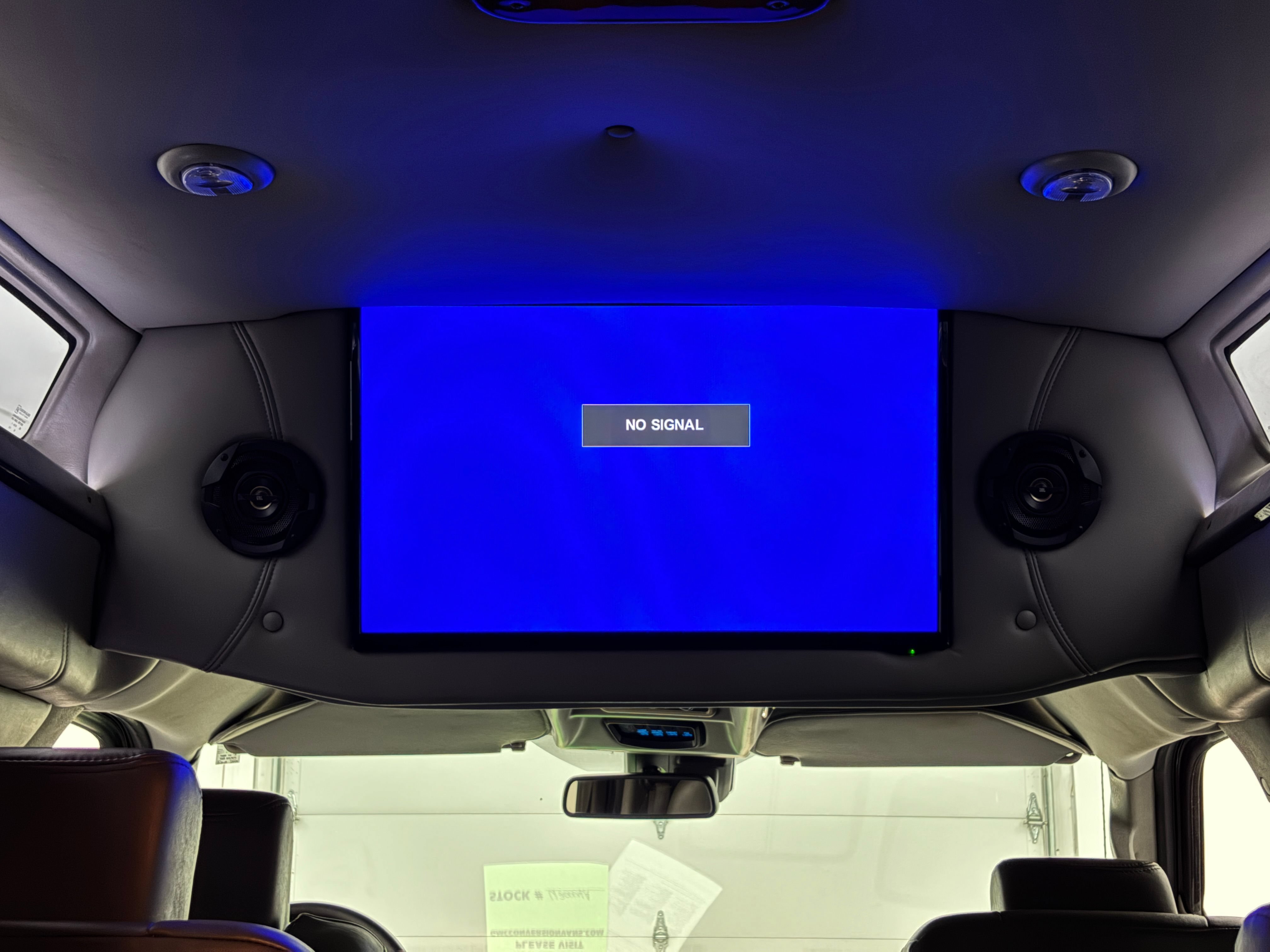 Used 2020 GMC Savana 2500 Extended w/ Enhanced Convenience Package RWD image 4