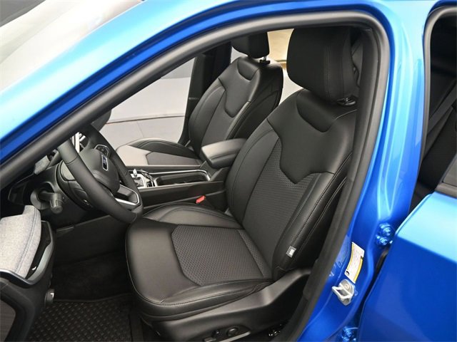 New 2025 Jeep Compass Latitude w/ Sun & Sound Group image 11