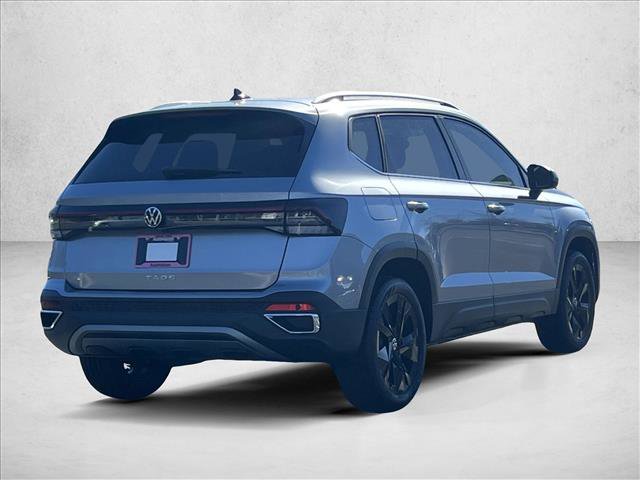 Used 2025 Volkswagen Taos SE image 5