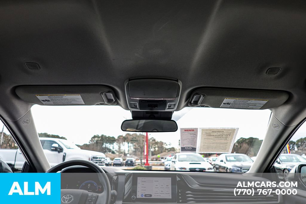 Used 2025 Toyota Camry LE image 58