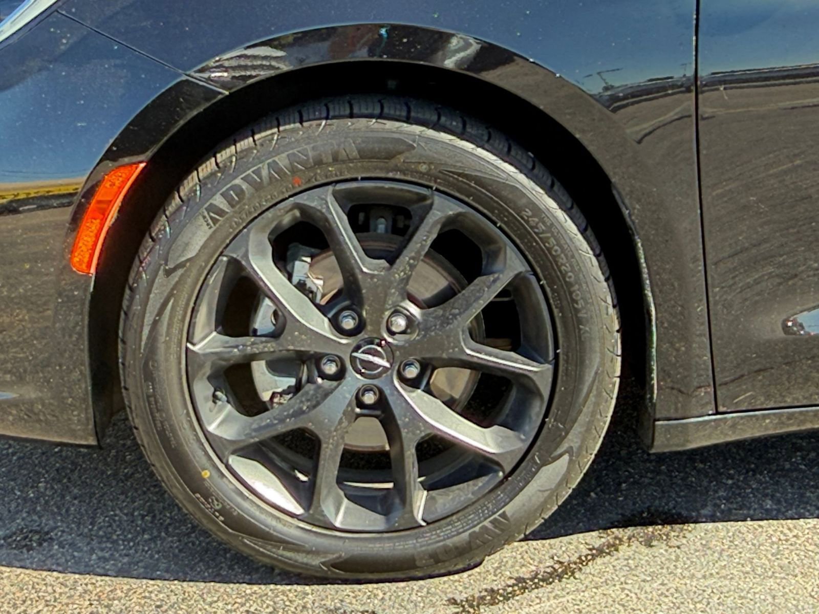 Used 2025 Chrysler Pacifica Limited image 30