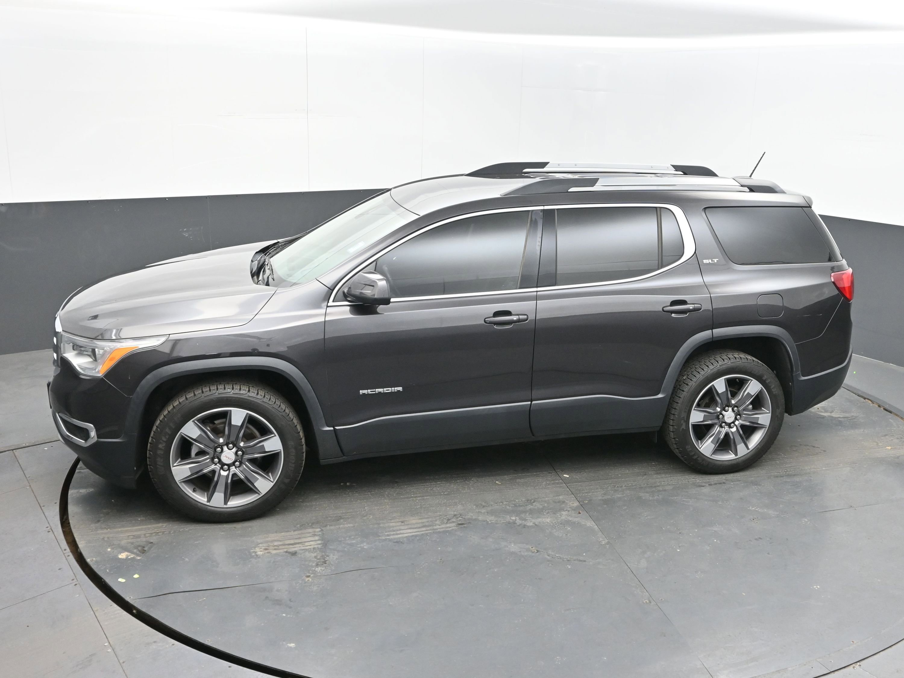 Used 2019 GMC Acadia SLT w/ LPO, Floor Liner Package image 31