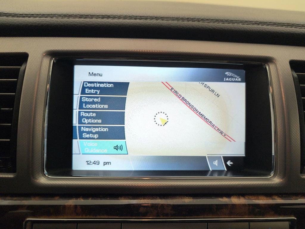 Used 2011 Jaguar XF RWD image 26