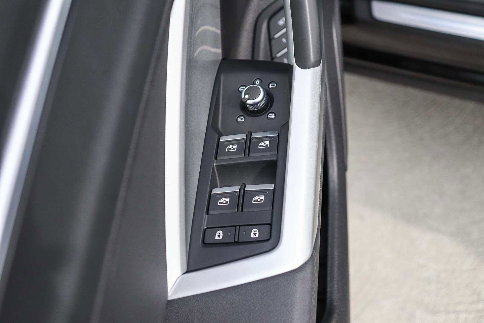 Used 2025 Audi Q3 2.0T Premium Plus w/ Premium Plus Package image 27