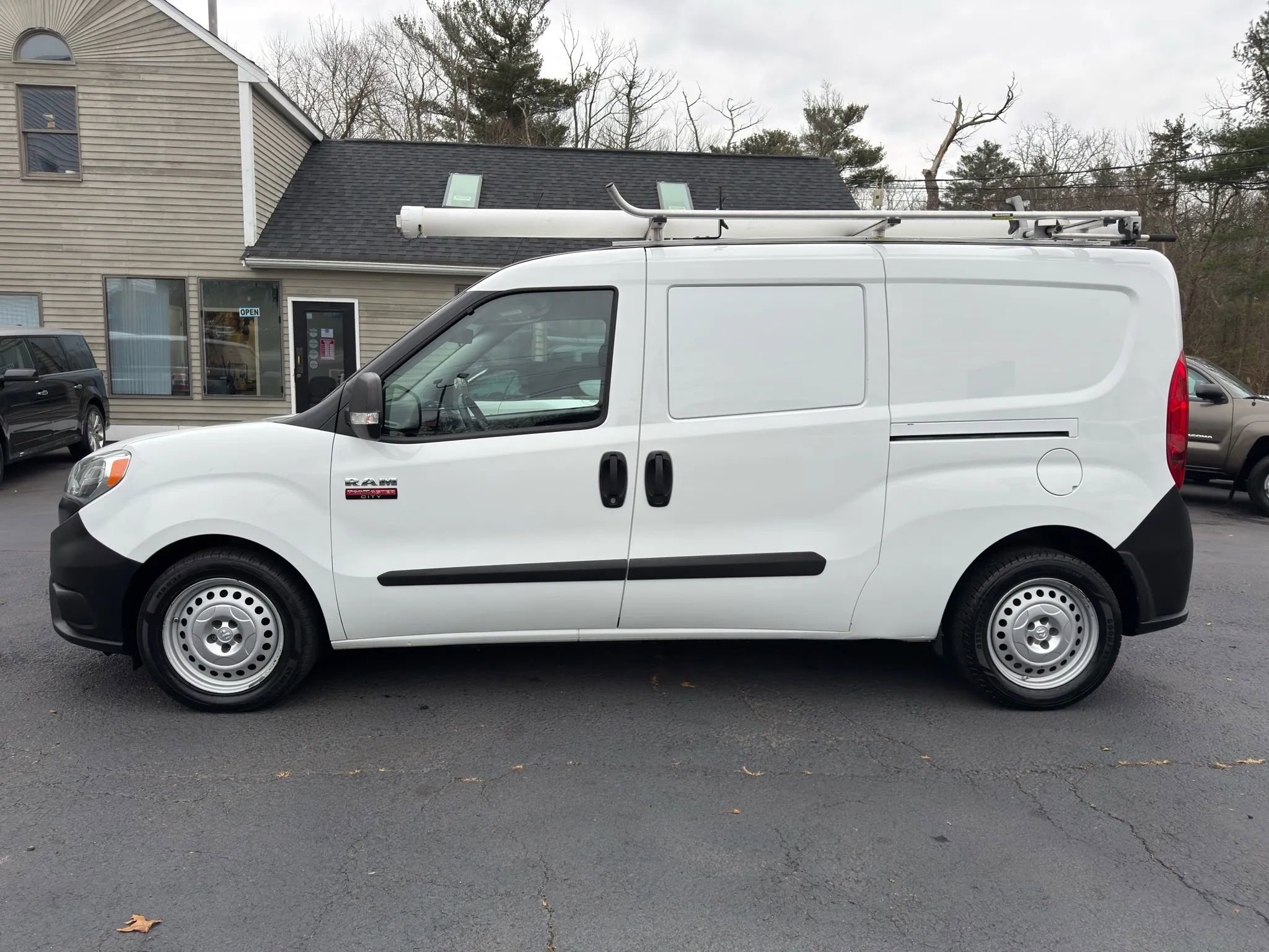 Used 2018 RAM ProMaster City Tradesman image 4