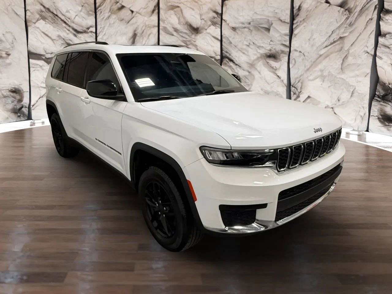 Used 2023 Jeep Grand Cherokee L Laredo w/ Trailer Tow Group (B) AWD/4WD image 3