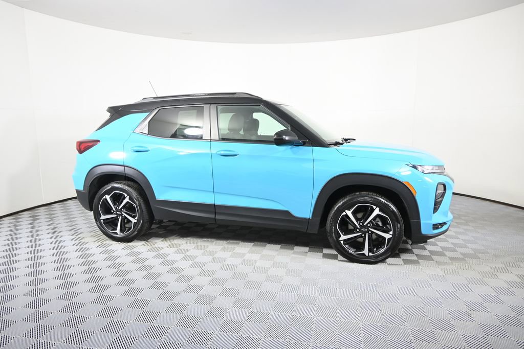 Used 2021 Chevrolet TrailBlazer RS w/ Sun and Liftgate Package AWD/4WD image 8