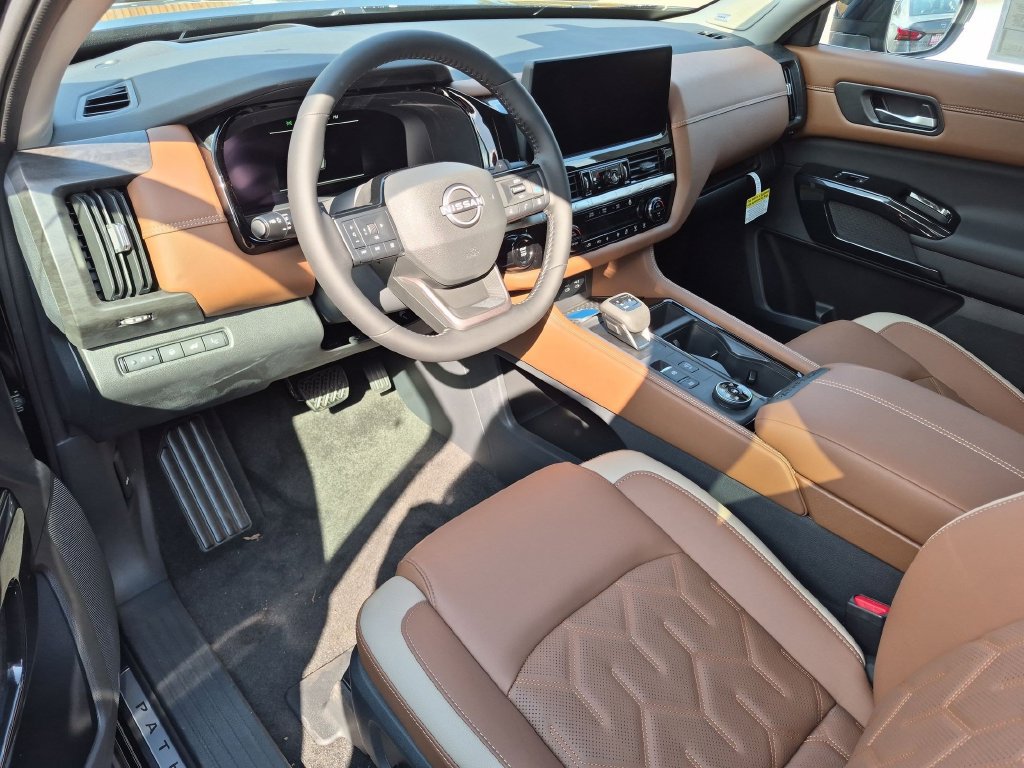 New 2026 Nissan Pathfinder Platinum AWD/4WD image 5