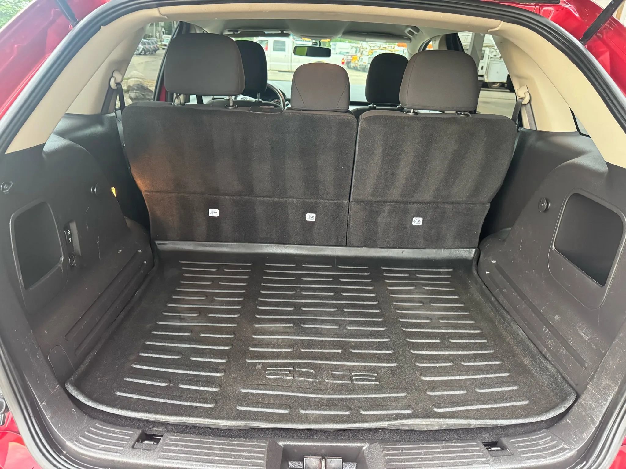 Used 2011 Ford Edge SEL image 18